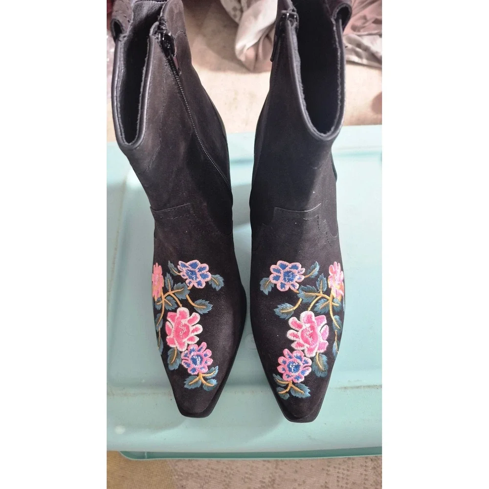 Pioneer Woman Cowgirl Garden Boots Black Floral Embroidered Western Booties 9W - Picture 2 of 13